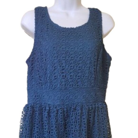 Teal Blue Fit and Flare Lace Dress Size 8 - Picture 2 of 7